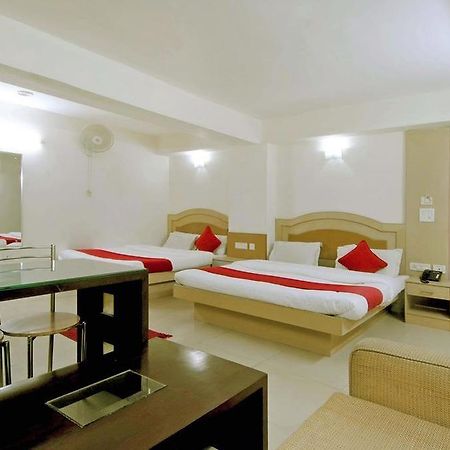 Hotel Durga International Új-Delhi Kültér fotó