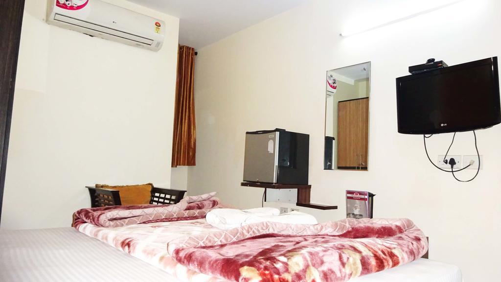 Hotel Durga International Új-Delhi Kültér fotó