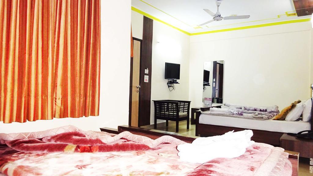 Hotel Durga International Új-Delhi Kültér fotó