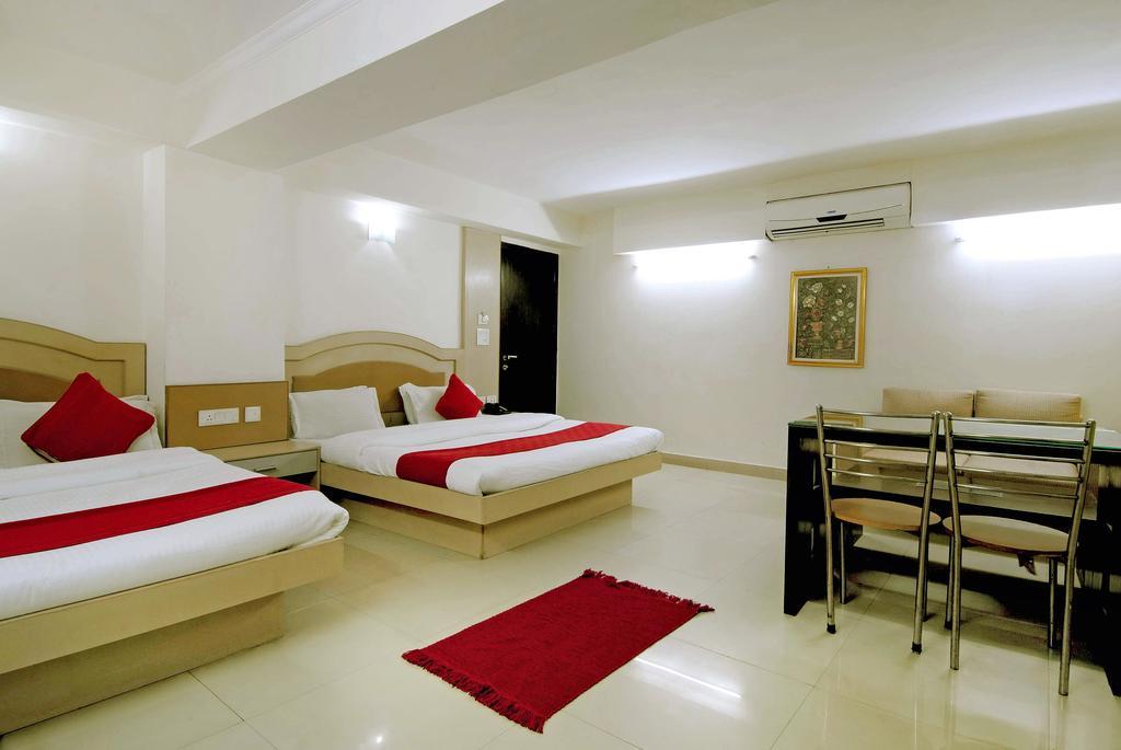 Hotel Durga International Új-Delhi Szoba fotó