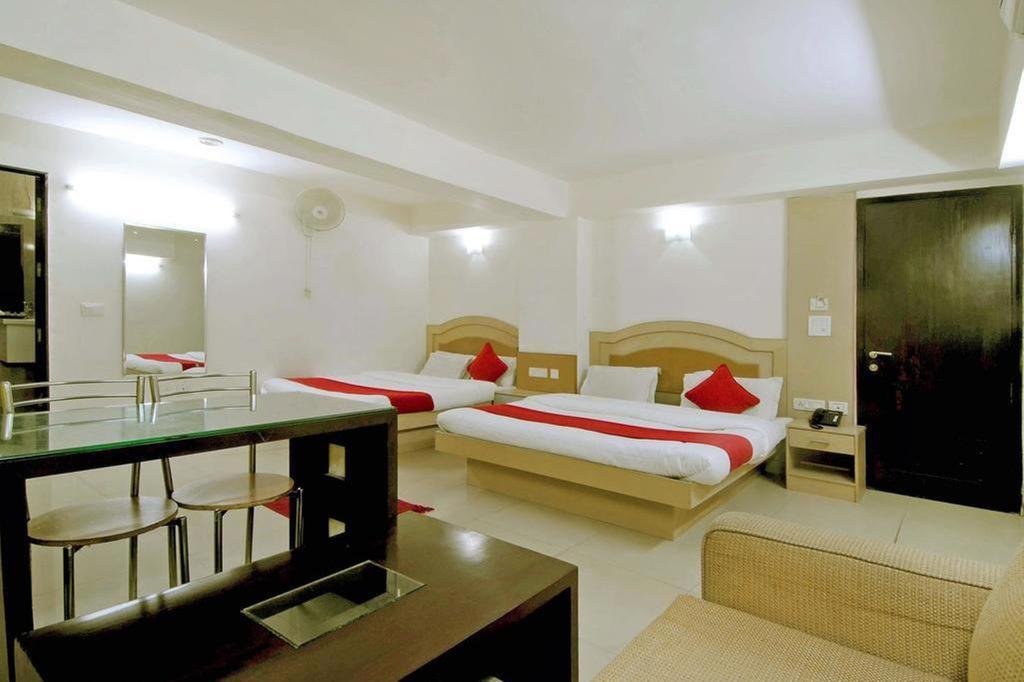 Hotel Durga International Új-Delhi Kültér fotó